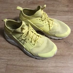 nike air huarache run ultra yellow